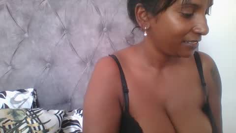 Snapshot of indianjasmin chatting on February 21, 2025, 6:29 am priya online show from February 21, 2025, 6:29 am