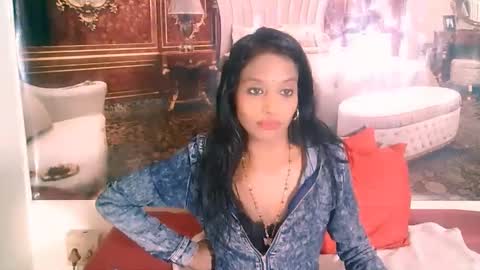 Leah online show from September 27, 2025, 7:19 pm