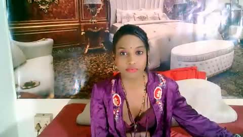 Leah online show from October 8, 2025, 6:05 pm