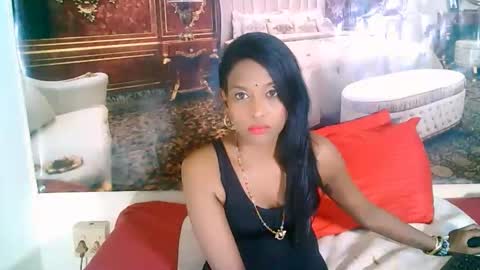 Leah online show from October 10, 2025, 7:02 pm