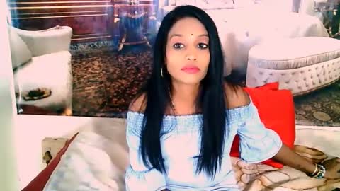 Leah online show from October 18, 2025, 6:16 am
