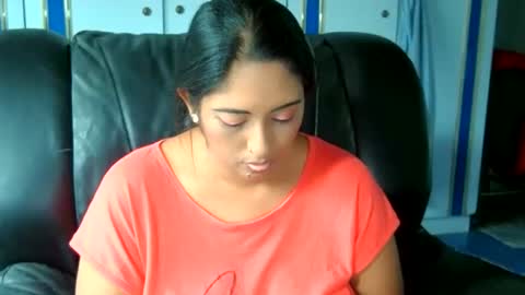 Indianpalgal69 online show from December 13, 2024, 1:22 pm