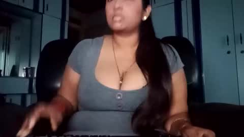 Indianpalgal69 online show from September 19, 2025, 3:02 pm