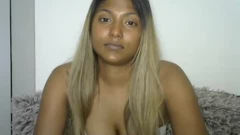 indianqtpie6 online show from September 27, 2025, 6:24 pm