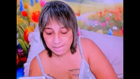 indianroxy27 online show from February 15, 2026, 7:51 am