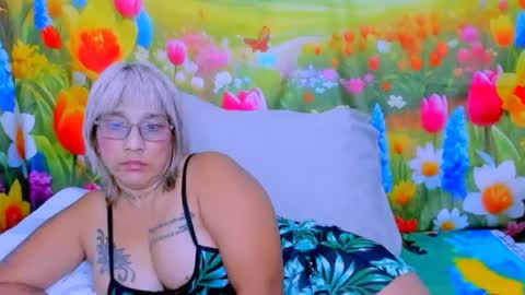 indianroxy27 online show from June 28, 2026, 12:27 am