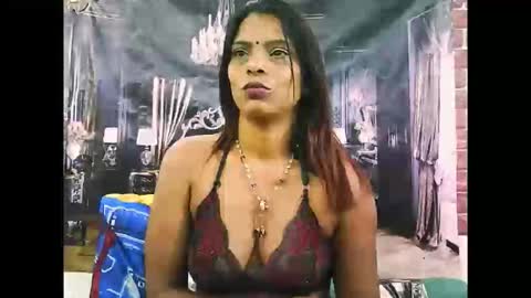 indiansexyass4u2luv online show from November 21, 2025, 6:23 am