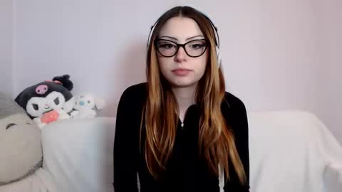 Indigo Elle online show from March 11, 2025, 1:26 am