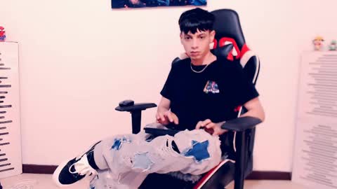 matias online show from April 30, 2026, 8:57 pm