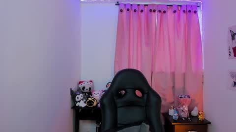 Snapshot of indra_cam chatting on January 8, 2025, 11:21 am Diana online show from January 8, 2025, 11:21 am