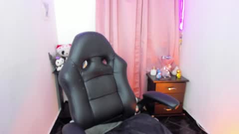 Snapshot of indra_cam chatting on January 24, 2025, 9:06 am Diana online show from January 24, 2025, 9:06 am