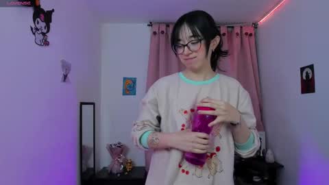 Snapshot of indra_cam chatting on March 8, 2025, 11:05 am Diana online show from March 8, 2025, 11:05 am