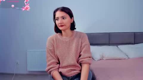 Kira online show from September 24, 2025, 4:16 am