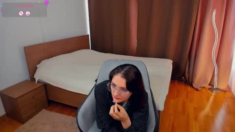 Kira online show from October 22, 2025, 4:13 am