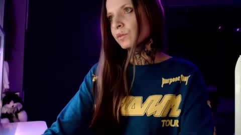 Snapshot of inesdesire chatting on January 27, 2025, 10:16 pm InesDesire online show from January 27, 2025, 10:16 pm