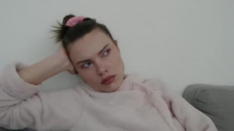 Sweet girl online show from January 14, 2026, 11:16 am