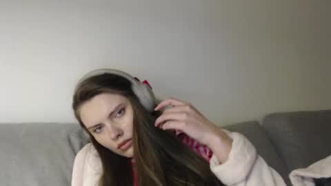 Sweet girl online show from February 4, 2026, 9:53 pm