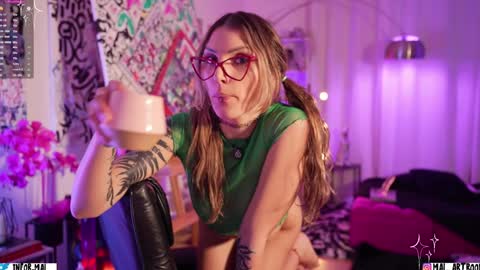 Snapshot of informal_ chatting on January 17, 2025, 4:17 am MAL --- online show from January 17, 2025, 4:17 am