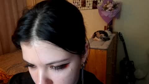 Mia online show from April 21, 2026, 2:34 pm