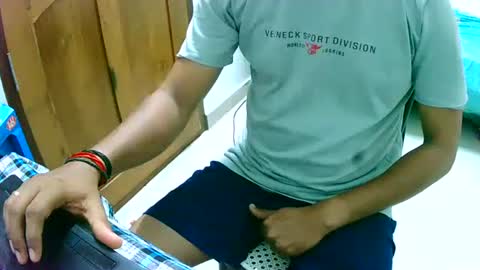 Inglorious Hairy Uncut online show from February 4, 2025, 11:38 pm