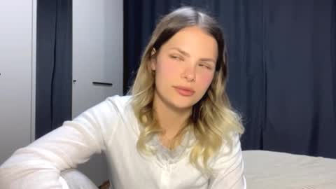 Kira online show from March 25, 2026, 4:35 pm