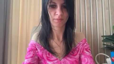 Snapshot of injaathome chatting on June 19, 2026, 9:35 am InjaAtHome online show from June 19, 2026, 9:35 am