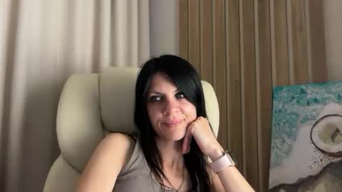Snapshot of injaathome chatting on July 5, 2026, 6:59 pm InjaAtHome online show from July 5, 2026, 6:59 pm