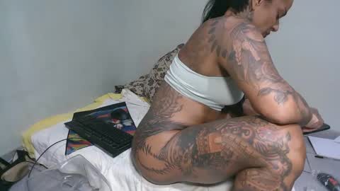 Snapshot of ink_bella chatting on November 30, 2025, 8:24 pm ink bella online show from November 30, 2025, 8:24 pm