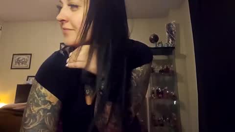 Snapshot of inkedcookies chatting on December 28, 2024, 8:37 am inkedcookies online show from December 28, 2024, 8:37 am