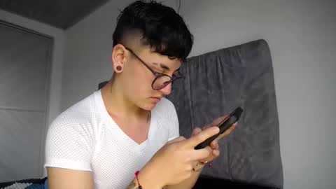 lyan onlyfans n linda online show from April 21, 2026, 6:55 pm