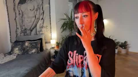 Xenia online show from October 15, 2025, 1:22 pm