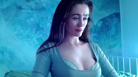 Lina online show from March 7, 2026, 12:02 pm