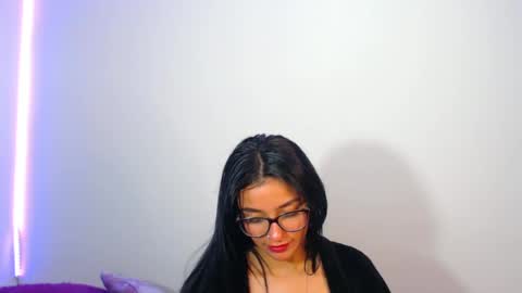 Snapshot of innocent_fox chatting on January 24, 2025, 3:54 am Abril online show from January 24, 2025, 3:54 am