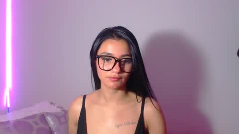 Snapshot of innocent_fox chatting on September 17, 2025, 3:52 am Abril online show from September 17, 2025, 3:52 am