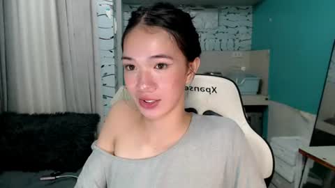 Snapshot of innocent_reign69 chatting on July 8, 2026, 3:38 pm Reign online show from July 8, 2026, 3:38 pm