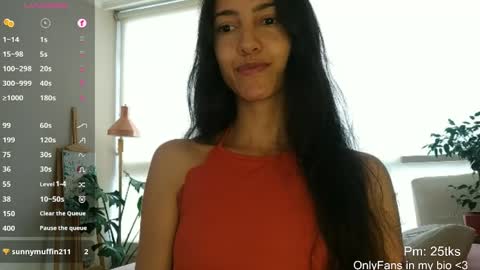 Snapshot of innocentlatiina chatting on May 6, 2026, 5:51 pm Laroa online show from May 6, 2026, 5:51 pm