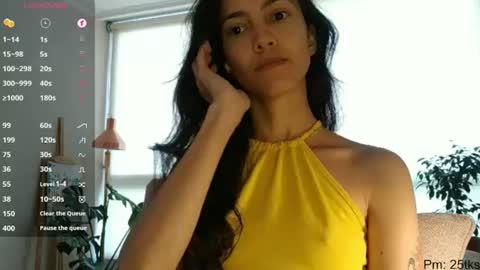 Snapshot of innocentlatiina chatting on June 18, 2026, 7:07 pm Laroa online show from June 18, 2026, 7:07 pm