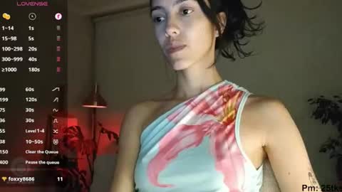 Snapshot of innocentlatiina chatting on June 28, 2026, 10:49 pm Laroa online show from June 28, 2026, 10:49 pm