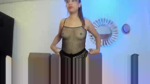 INOCENTEFOX online show from May 8, 2026, 1:22 am