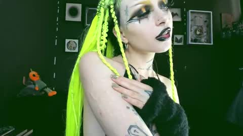   SANIA  online show from February 12, 2025, 7:45 pm