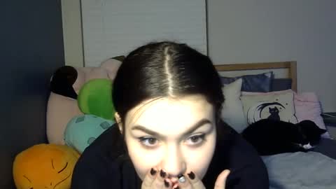 Snapshot of internetangels chatting on January 19, 2025, 2:47 am Angel online show from January 19, 2025, 2:47 am