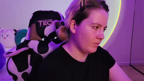 Faye online show from December 15, 2024, 6:26 pm