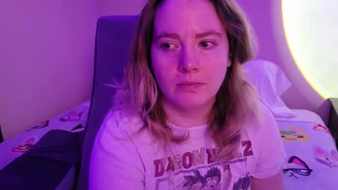 Faye online show from December 4, 2025, 5:06 am