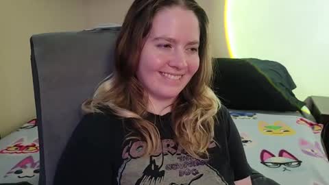Snapshot of internetfairy_xo chatting on May 7, 2026, 6:08 am Faye online show from May 7, 2026, 6:08 am