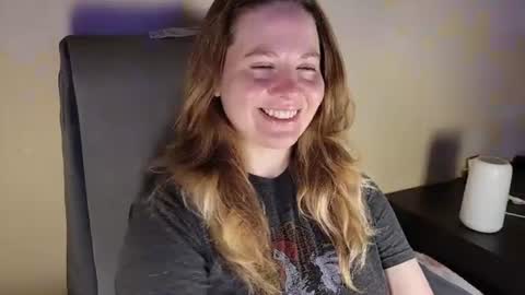 Snapshot of internetfairy_xo chatting on July 14, 2026, 6:07 am Faye online show from July 14, 2026, 6:07 am