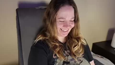 Snapshot of internetfairy_xo chatting on July 26, 2026, 6:32 am Faye online show from July 26, 2026, 6:32 am