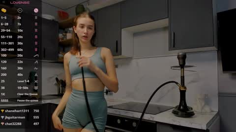 Snapshot of internetsexplorer chatting on December 9, 2024, 1:40 am Bernadette Join online show from December 9, 2024, 1:40 am