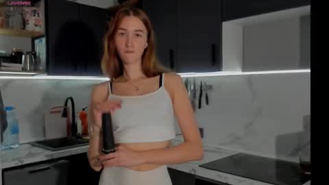 Snapshot of internetsexplorer chatting on December 3, 2025, 1:24 am Bernadette Join online show from December 3, 2025, 1:24 am