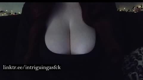 Snapshot of intriguingasfck chatting on March 7, 2025, 2:45 pm Intriguing as Fck online show from March 7, 2025, 2:45 pm