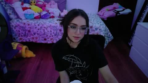 invisibledollx online show from May 26, 2026, 8:10 am